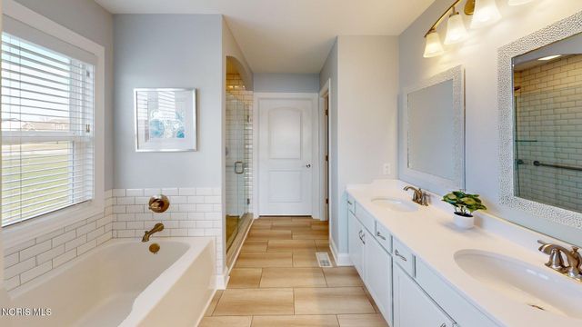 1855 Fiddlers Way, Waterville, OH 43566