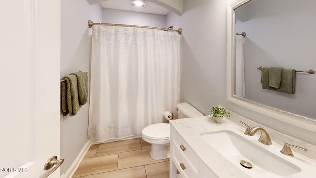 1855 Fiddlers Way, Waterville, OH 43566