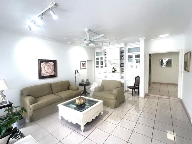 H GREEN HILL, Guaynabo, PR 00966