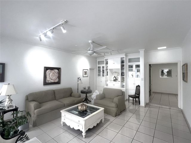 H GREEN HILL, Guaynabo, PR 00966