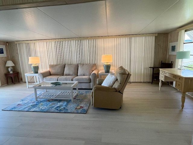 6948 SE Delegate Street, Hobe Sound, FL 33455