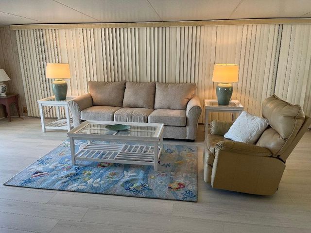 6948 SE Delegate Street, Hobe Sound, FL 33455