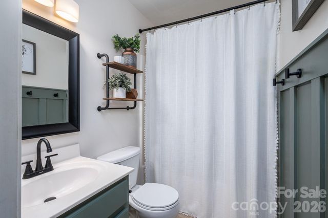 60 W Highland Avenue, Granite Falls, NC 28630