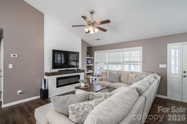 60 W Highland Avenue, Granite Falls, NC 28630