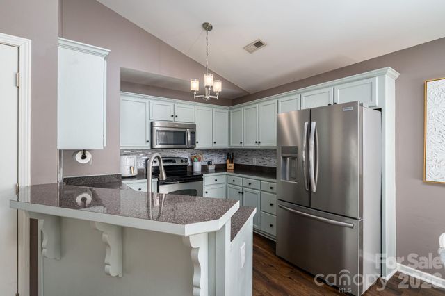 60 W Highland Avenue, Granite Falls, NC 28630