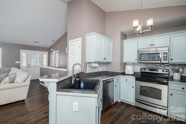 60 W Highland Avenue, Granite Falls, NC 28630