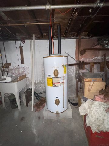 37 Morris Lane, Milford, CT 06460