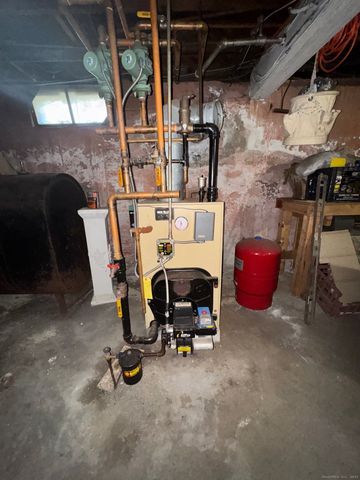 37 Morris Lane, Milford, CT 06460