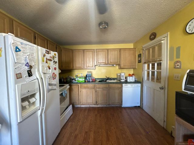 37 Morris Lane, Milford, CT 06460