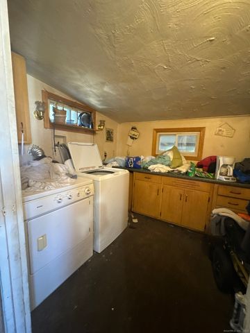 37 Morris Lane, Milford, CT 06460