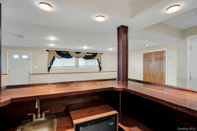 33 Pittoni Drive, Commack, NY 11725