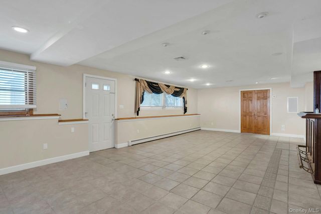 33 Pittoni Drive, Commack, NY 11725