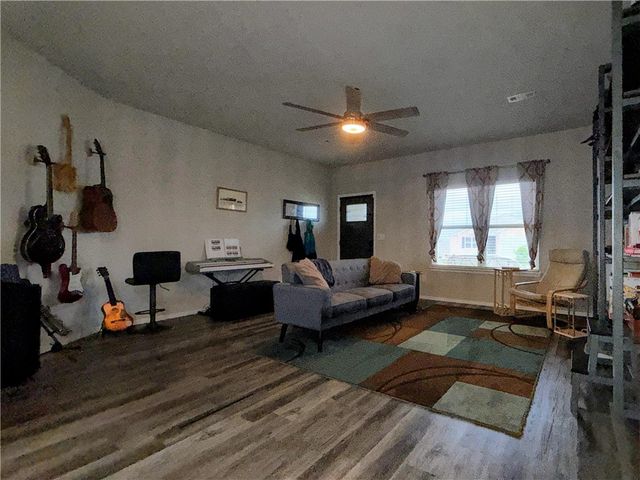 620 Woodcreek Loop, Lowell, AR 72745