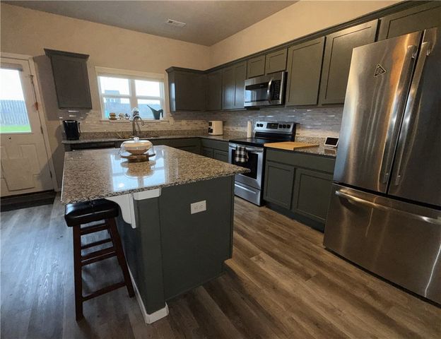 620 Woodcreek Loop, Lowell, AR 72745