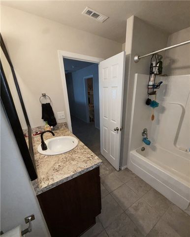 620 Woodcreek Loop, Lowell, AR 72745