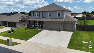 620 Woodcreek Loop, Lowell, AR 72745