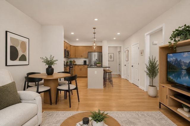 220 Martins Landing 102, North Reading, MA 01867