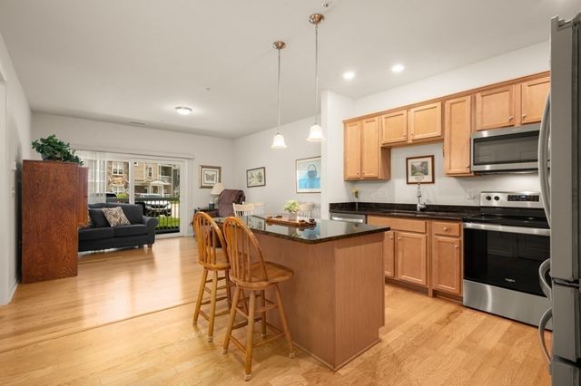220 Martins Landing 102, North Reading, MA 01867