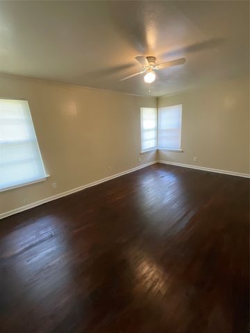 5767 Rockhill Road, Fort Worth, TX 76112
