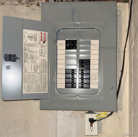 1320 Pepperhill Drive, Florissant, MO 63033