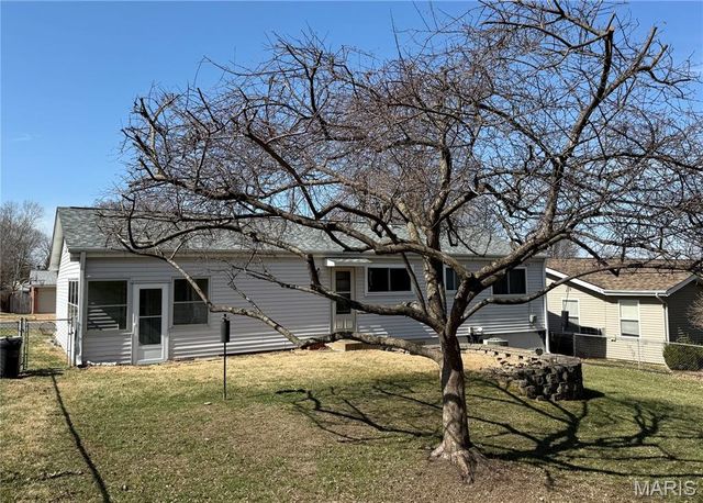 1320 Pepperhill Drive, Florissant, MO 63033