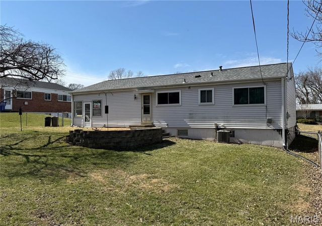 1320 Pepperhill Drive, Florissant, MO 63033