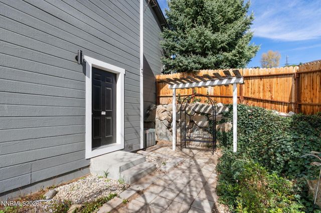 5520 High Rock Way, Sparks, NV 89431