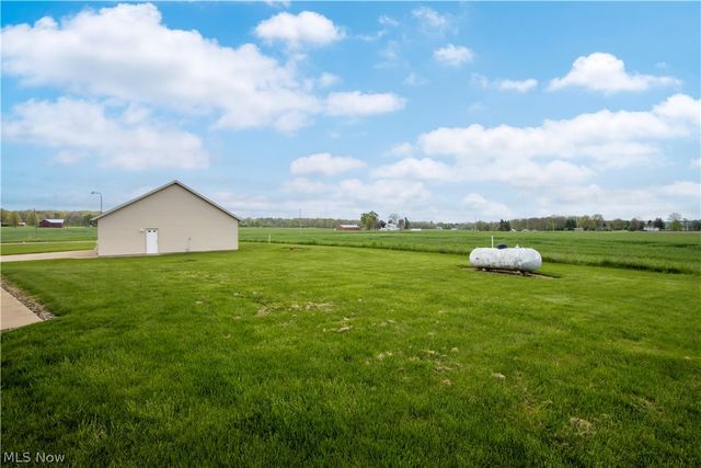 17361 Back Massillon Road, North Lawrence, OH 44666