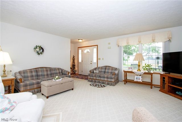 17361 Back Massillon Road, North Lawrence, OH 44666