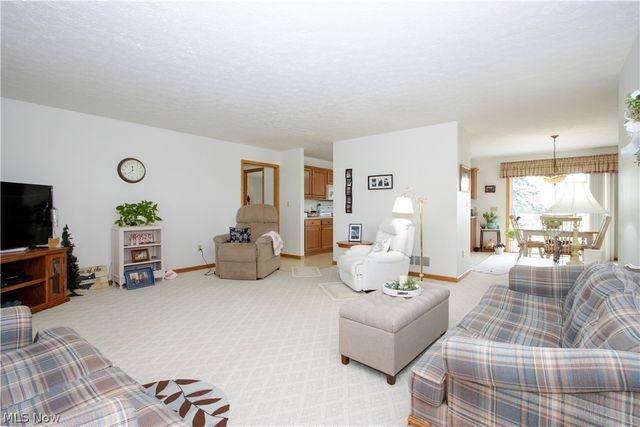 17361 Back Massillon Road, North Lawrence, OH 44666