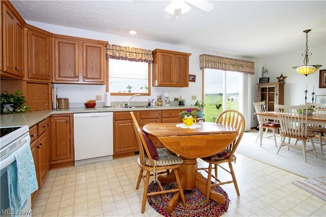 17361 Back Massillon Road, North Lawrence, OH 44666