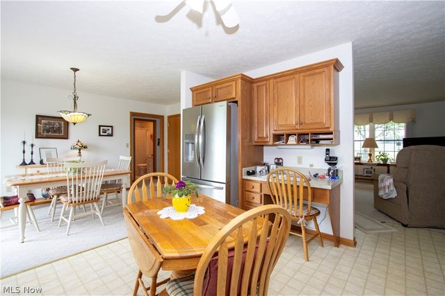 17361 Back Massillon Road, North Lawrence, OH 44666