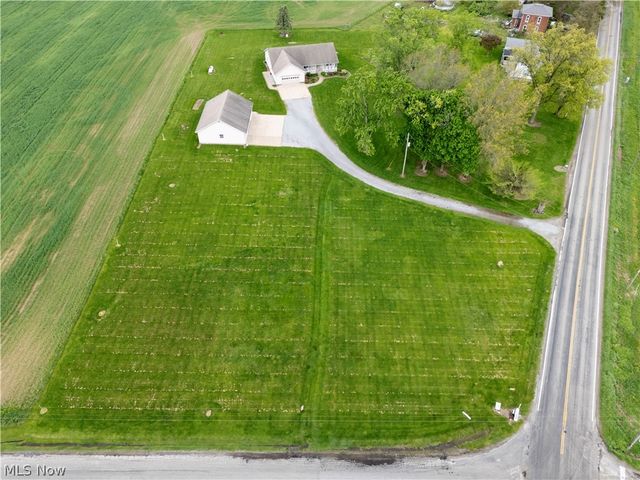 17361 Back Massillon Road, North Lawrence, OH 44666