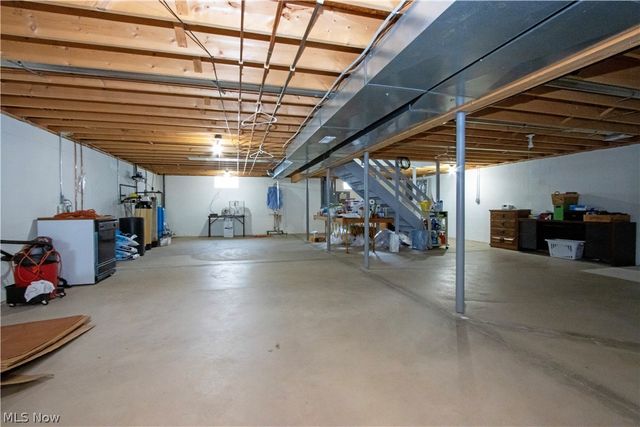 17361 Back Massillon Road, North Lawrence, OH 44666