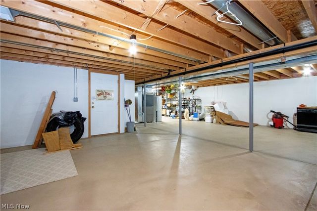 17361 Back Massillon Road, North Lawrence, OH 44666
