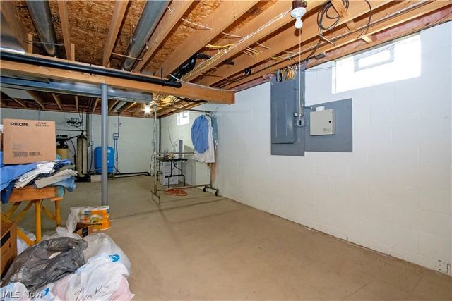 17361 Back Massillon Road, North Lawrence, OH 44666
