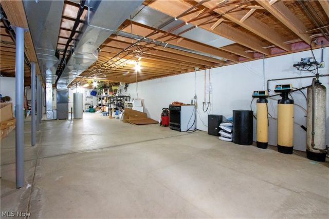 17361 Back Massillon Road, North Lawrence, OH 44666