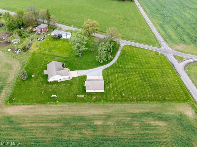 17361 Back Massillon Road, North Lawrence, OH 44666