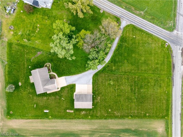 17361 Back Massillon Road, North Lawrence, OH 44666