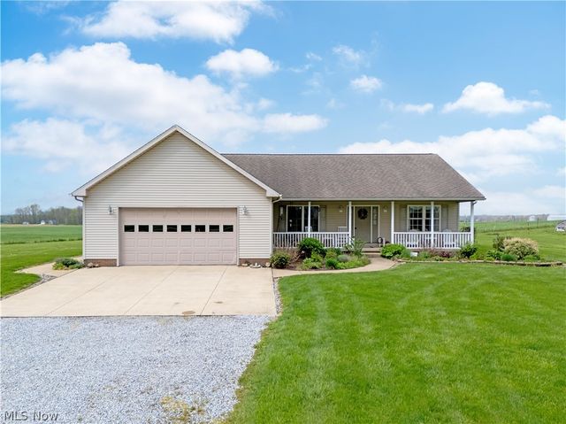 17361 Back Massillon Road, North Lawrence, OH 44666