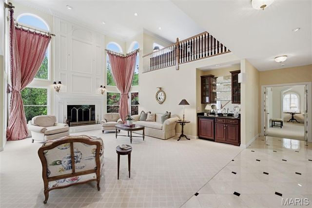 32 Huntleigh Downs Road, Frontenac, MO 63131
