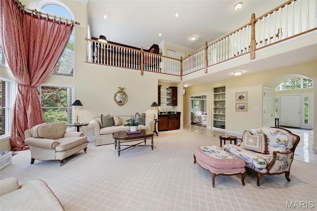 32 Huntleigh Downs Road, Frontenac, MO 63131