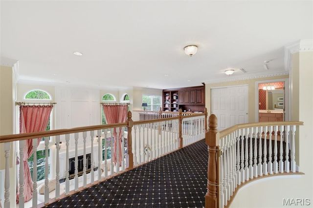 32 Huntleigh Downs Road, Frontenac, MO 63131