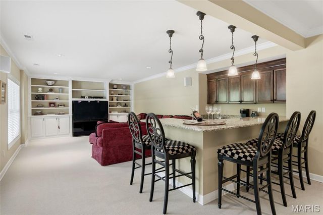 32 Huntleigh Downs Road, Frontenac, MO 63131