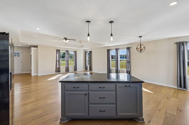53 Morgan Rd, Lafayette, TN 37083
