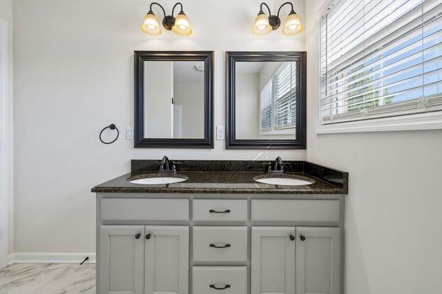 53 Morgan Rd, Lafayette, TN 37083
