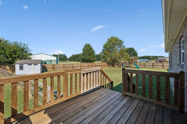 53 Morgan Rd, Lafayette, TN 37083