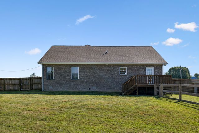 53 Morgan Rd, Lafayette, TN 37083