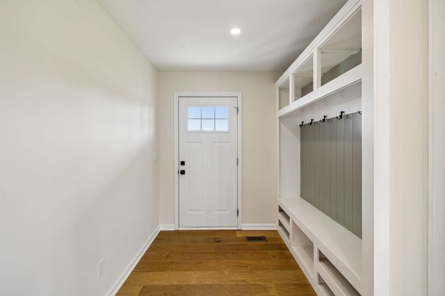 53 Morgan Rd, Lafayette, TN 37083