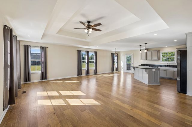 53 Morgan Rd, Lafayette, TN 37083